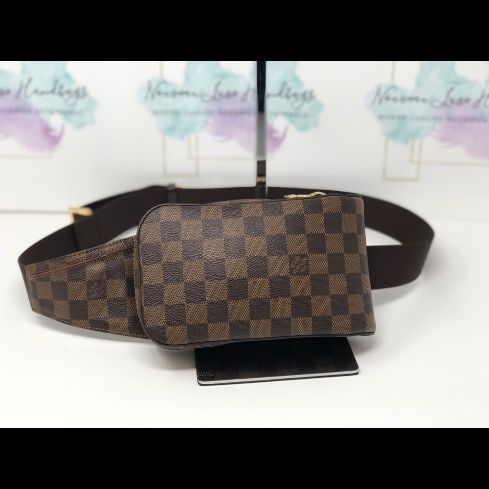 SOLD- Louis Vuitton Fanny pack